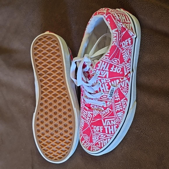 Vans - Picture 3 of 6